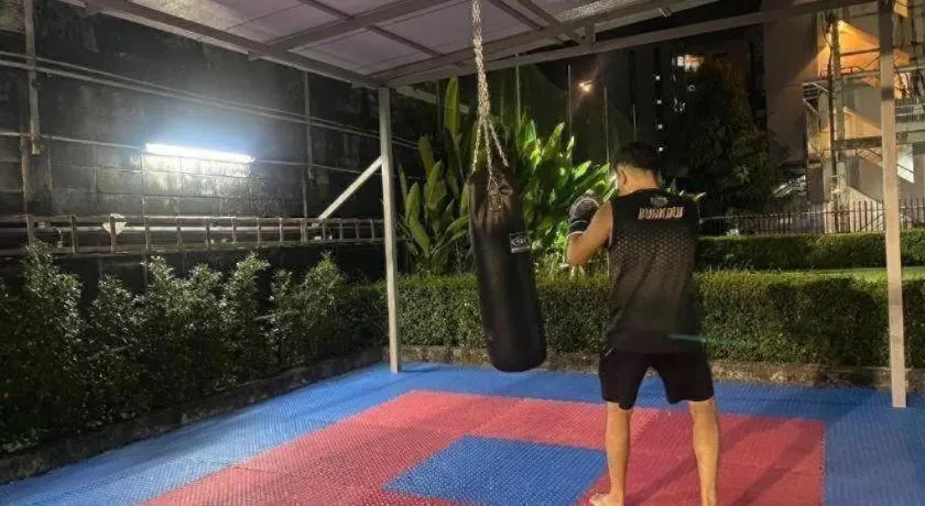 J Town serviced Apartments&hotel