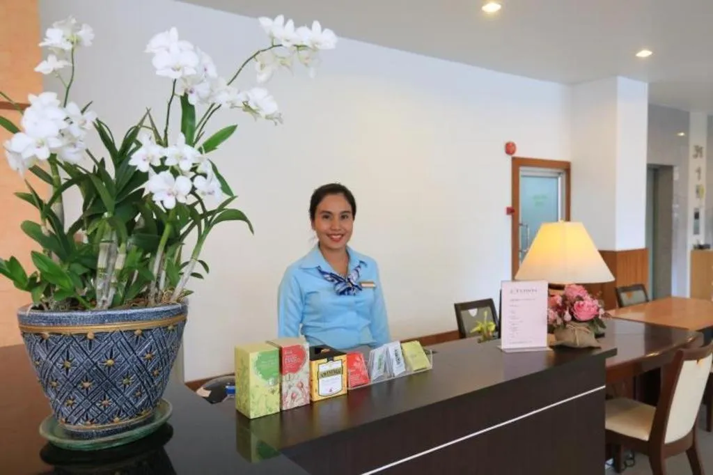 J Town serviced Apartments&hotel