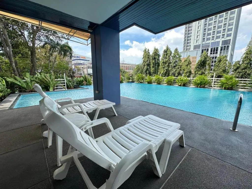 J Town serviced Apartments&hotel