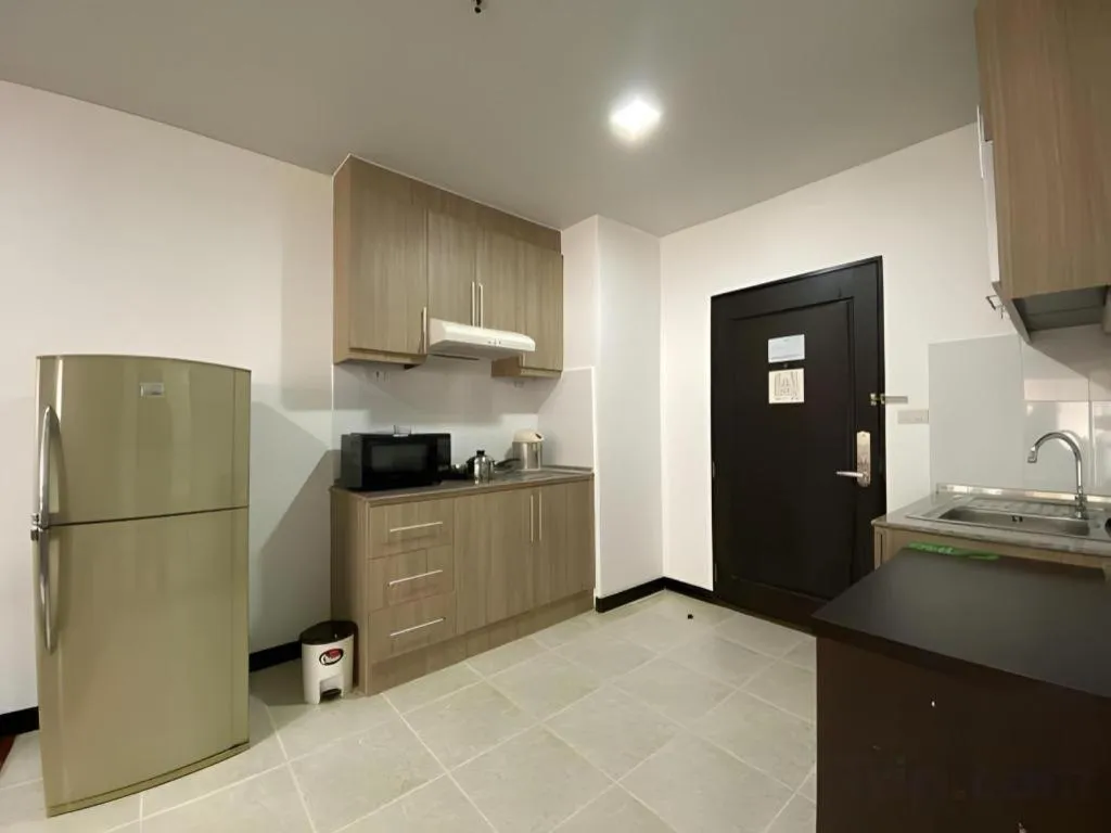 J Town serviced Apartments&hotel