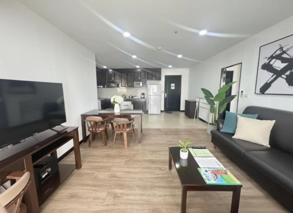 J Town serviced Apartments&hotel