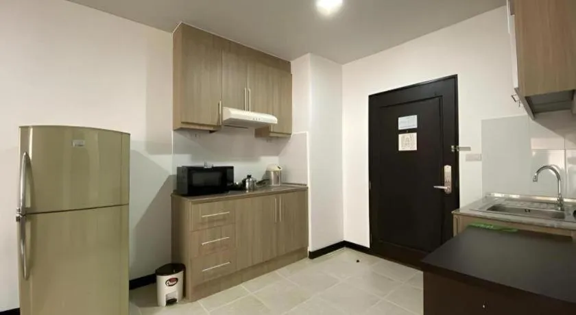 J Town serviced Apartments&hotel