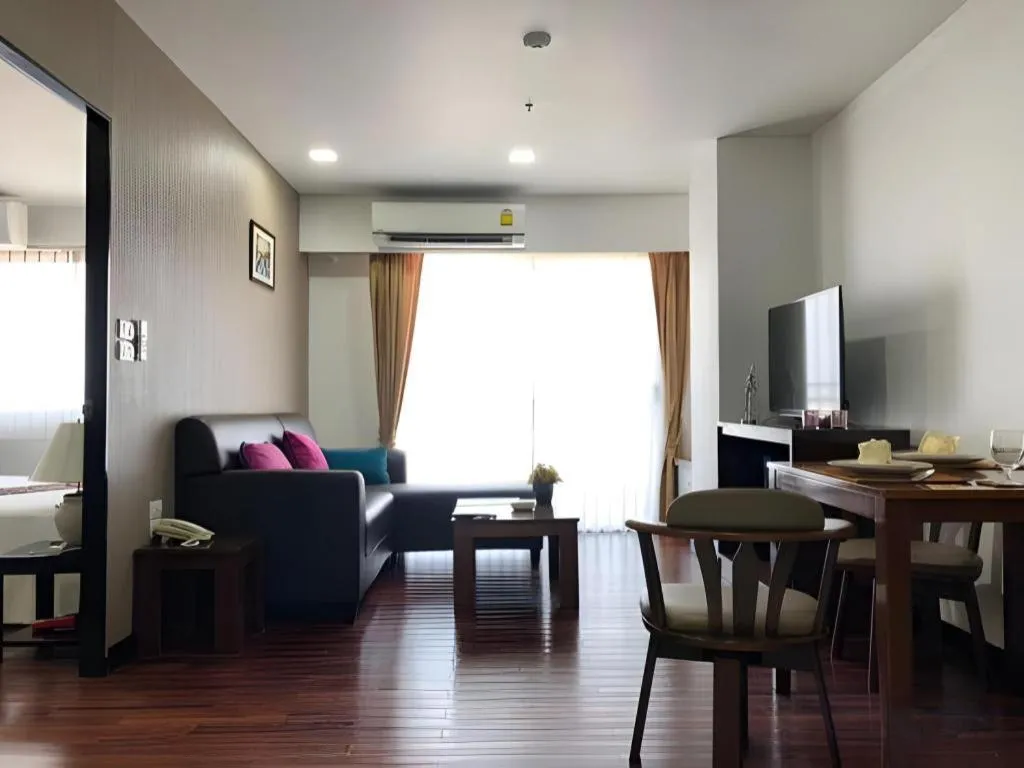 J Town serviced Apartments&hotel