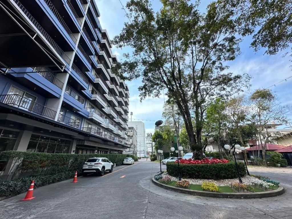 J Town serviced Apartments&hotel