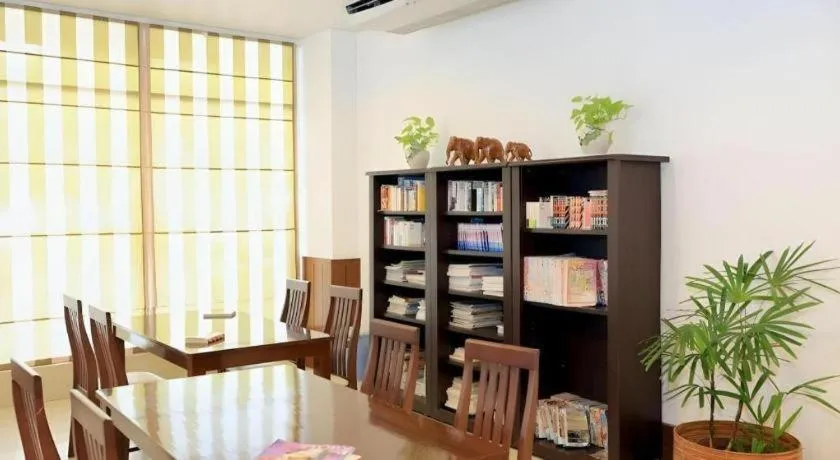 J Town serviced Apartments&hotel