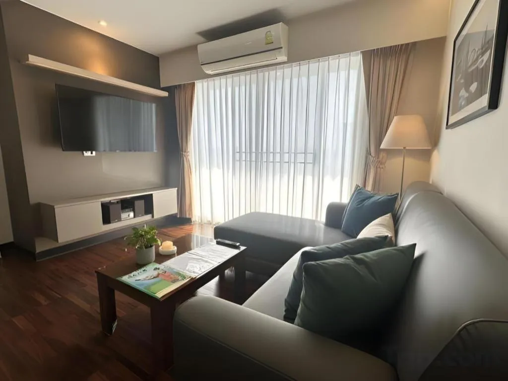 J Town serviced Apartments&hotel