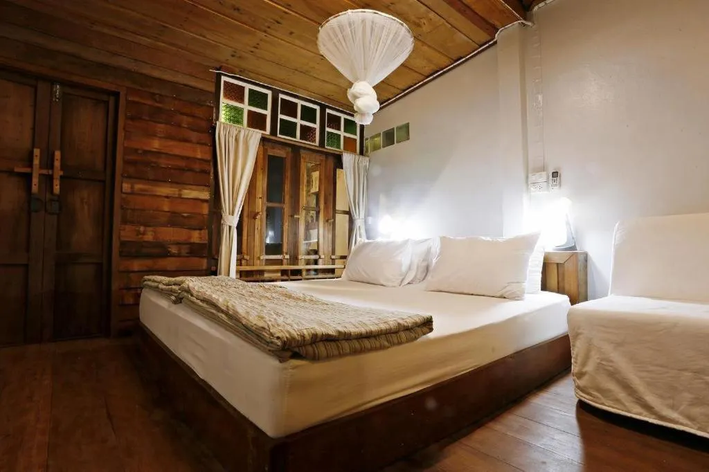 Bed in Tao Kae Lao