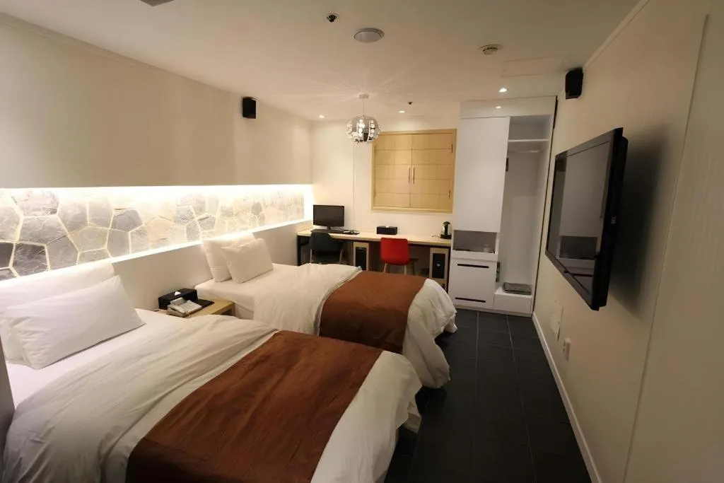 Bed in Nox Boutique Hotel