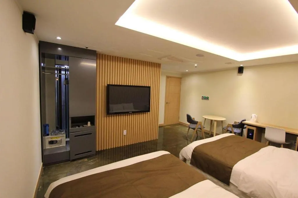 Bed in Nox Boutique Hotel