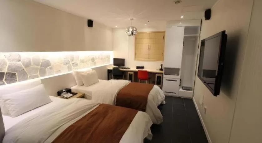 Bed in Nox Boutique Hotel