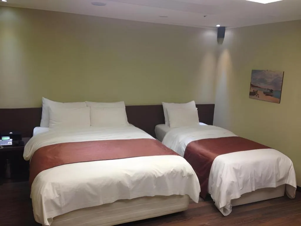 Bed in Nox Boutique Hotel