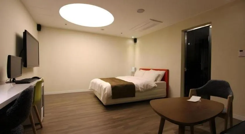 Bed in Nox Boutique Hotel