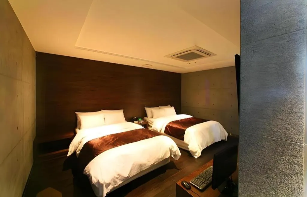 Bed in Nox Boutique Hotel