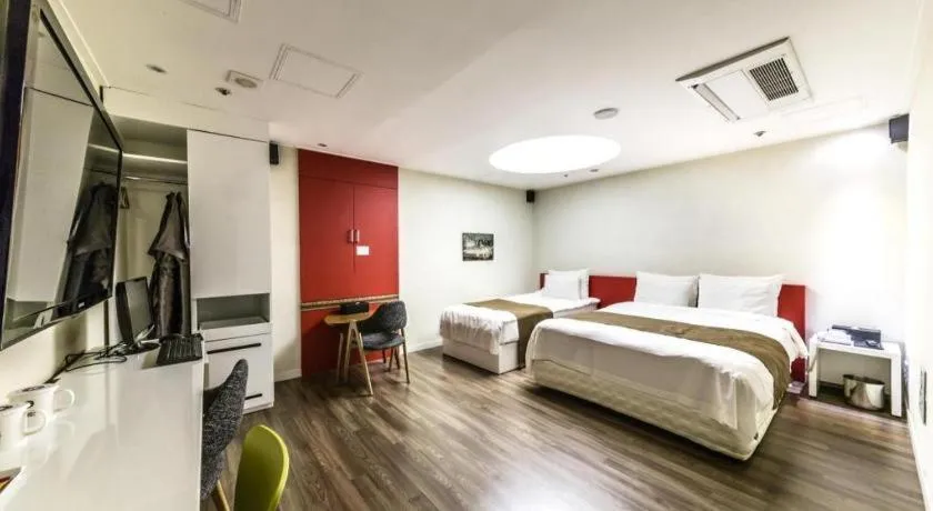 Bed in Nox Boutique Hotel