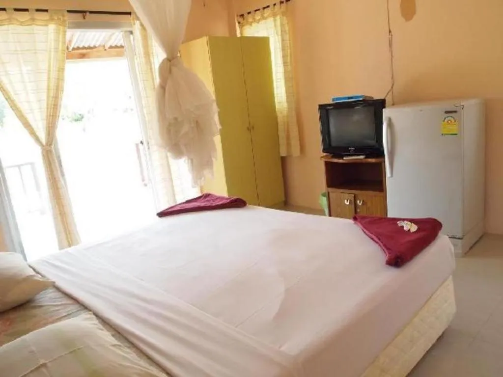 Bed in Jinta Beach Bungalow