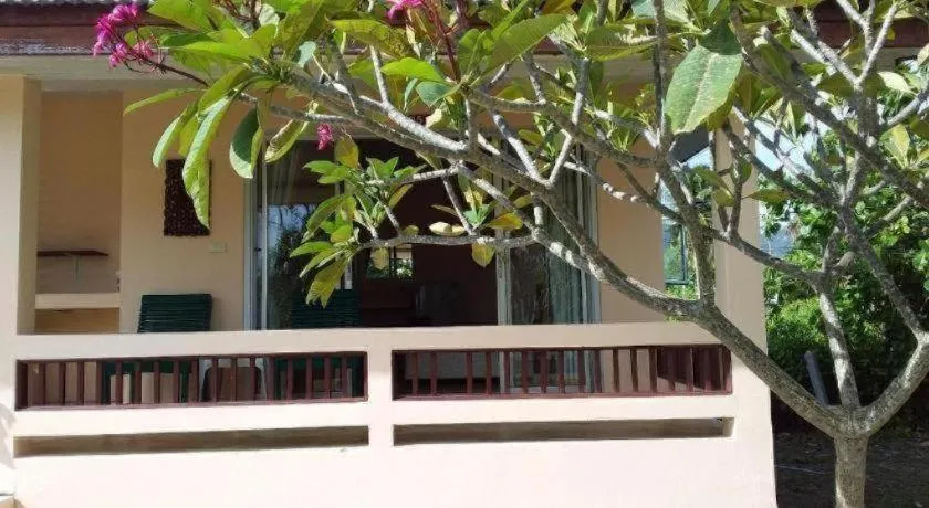 Jinta Beach Bungalow