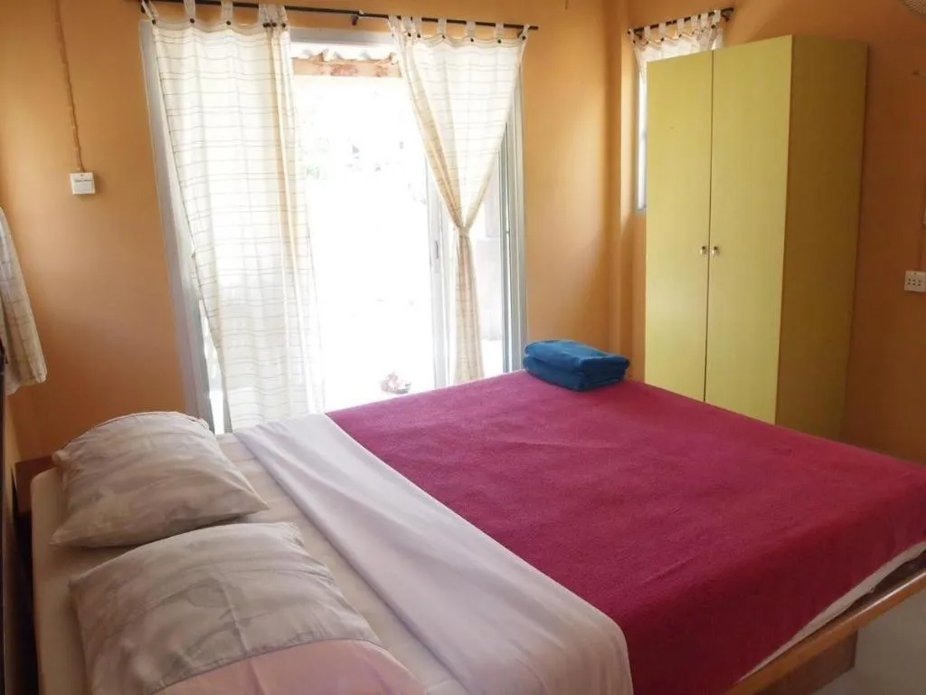 Bed in Jinta Beach Bungalow