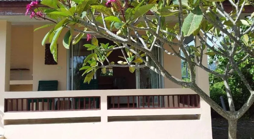 Jinta Beach Bungalow