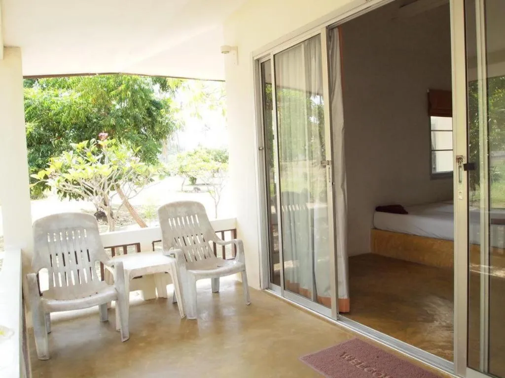 Jinta Beach Bungalow