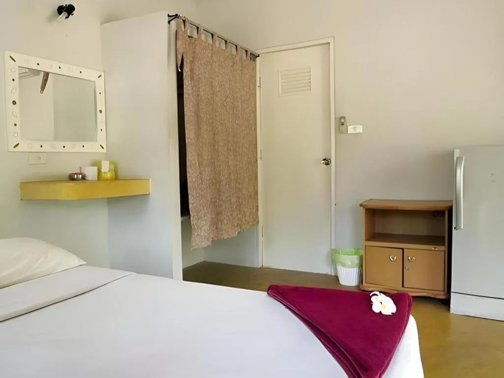 Bed in Jinta Beach Bungalow