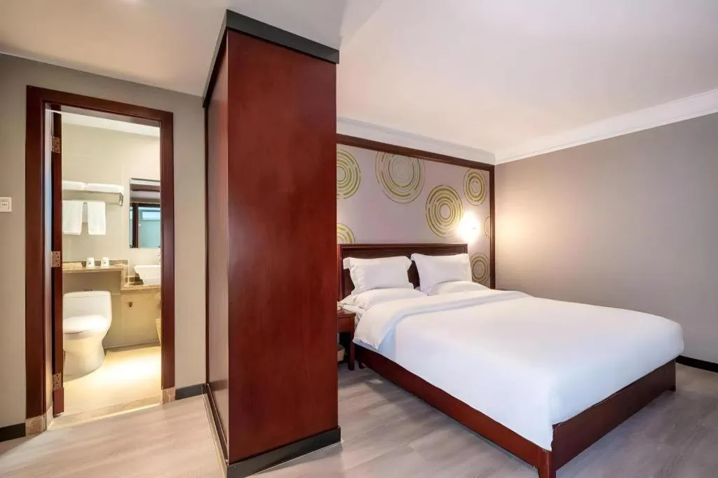 Bed in GreenTree Inn Nanning Langdong Hotel