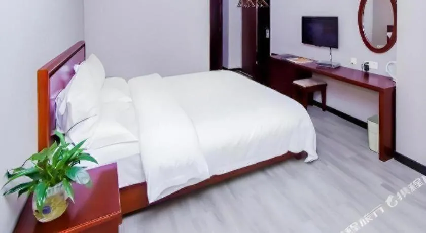Bed in GreenTree Inn Nanning Langdong Hotel