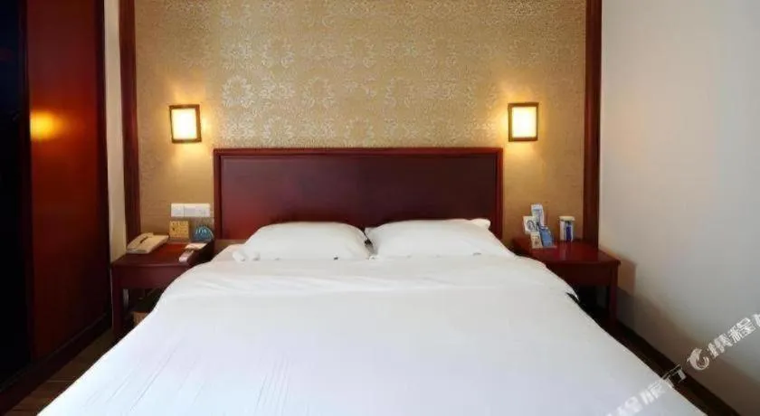Bed in GreenTree Inn Nanning Langdong Hotel