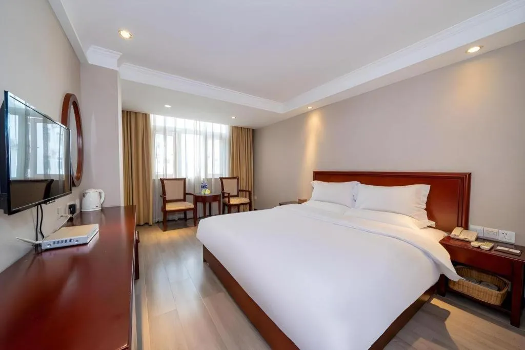 Bed in GreenTree Inn Nanning Langdong Hotel