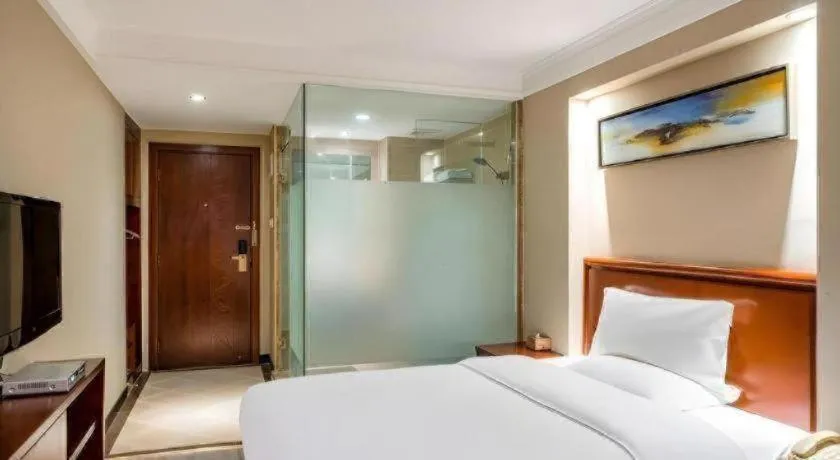 Bed in GreenTree Inn Nanning Langdong Hotel