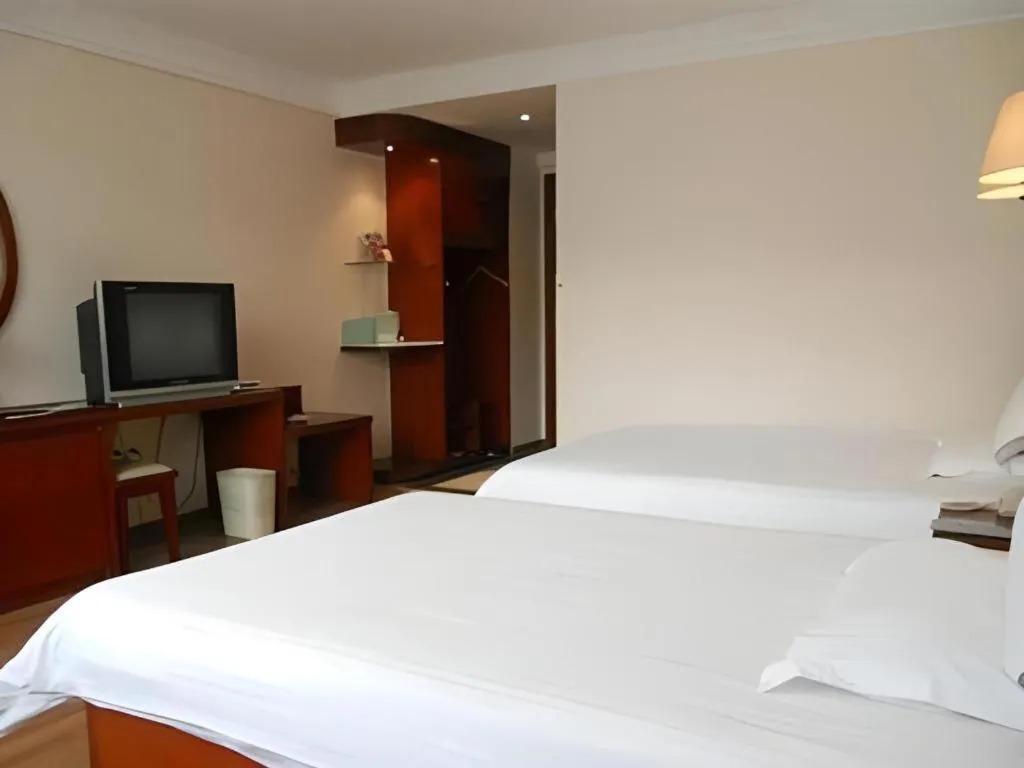 Bed in GreenTree Inn Nanning Langdong Hotel