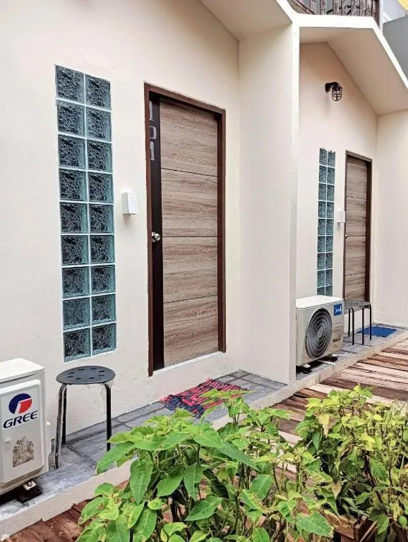 Greenplace-Samed Seahorse