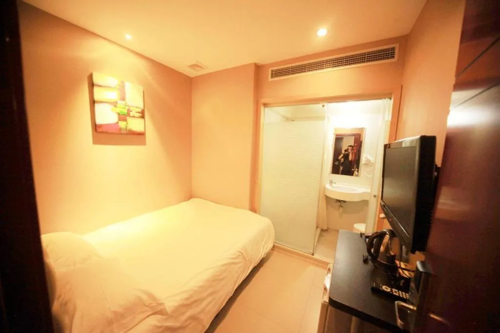 Bed in Shanghai Blue Mountain Bund Youth Hostel