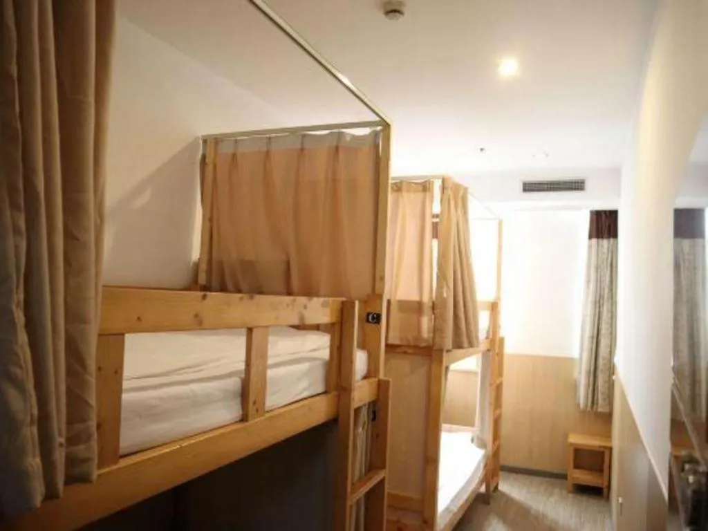 Bed in Shanghai Blue Mountain Bund Youth Hostel