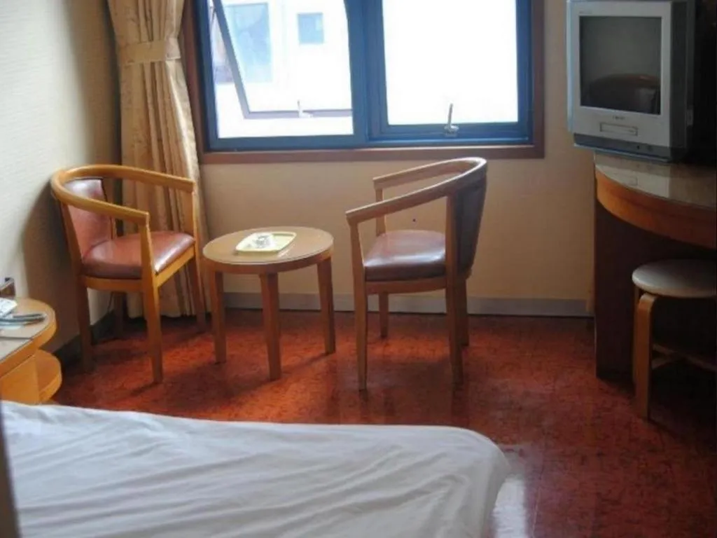 Bed in Mirabell Motel