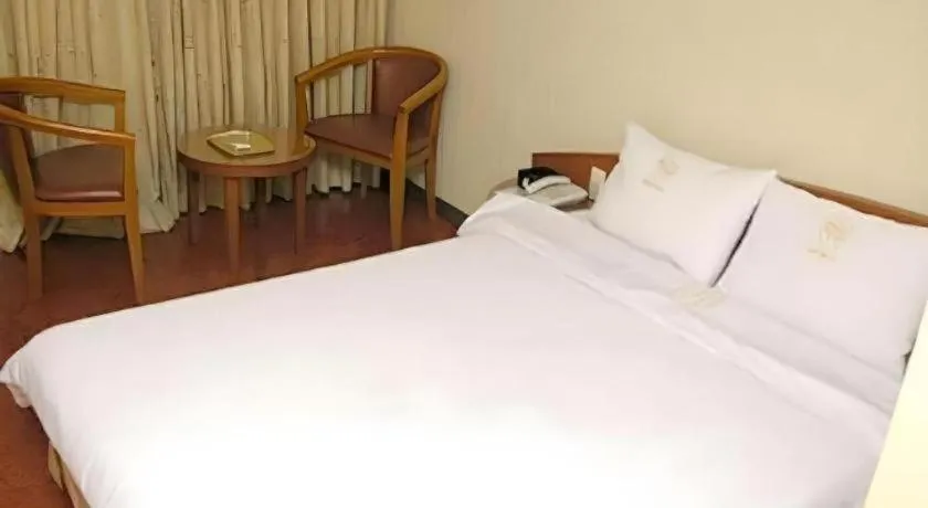 Bed in Mirabell Motel