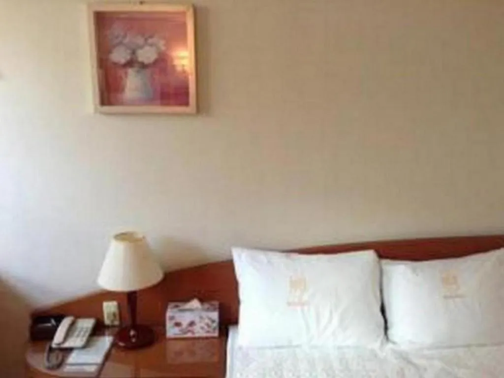 Bed in Mirabell Motel