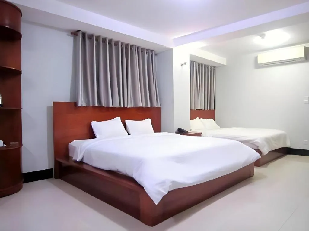 Bed in An Dong Center Hotel Chinatown Saigon