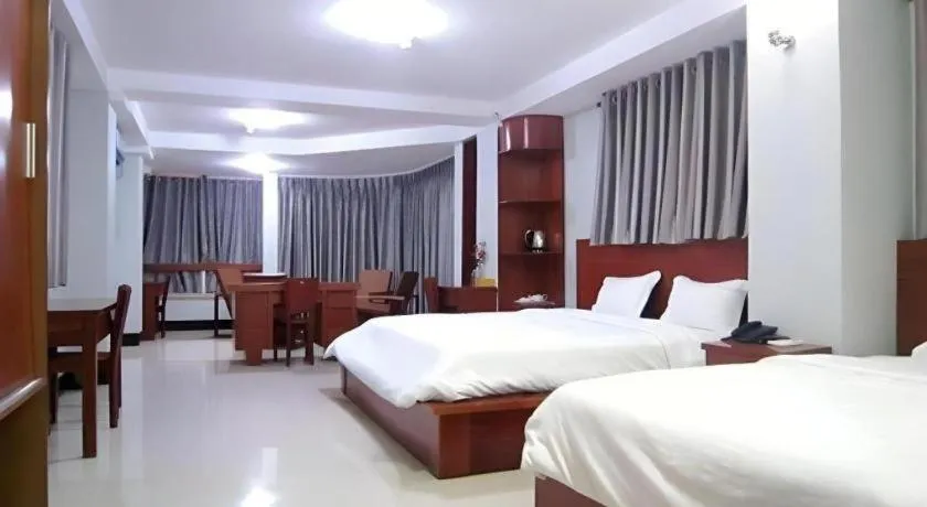 Bed in An Dong Center Hotel Chinatown Saigon