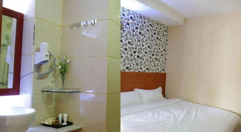 Bed in An Dong Center Hotel Chinatown Saigon