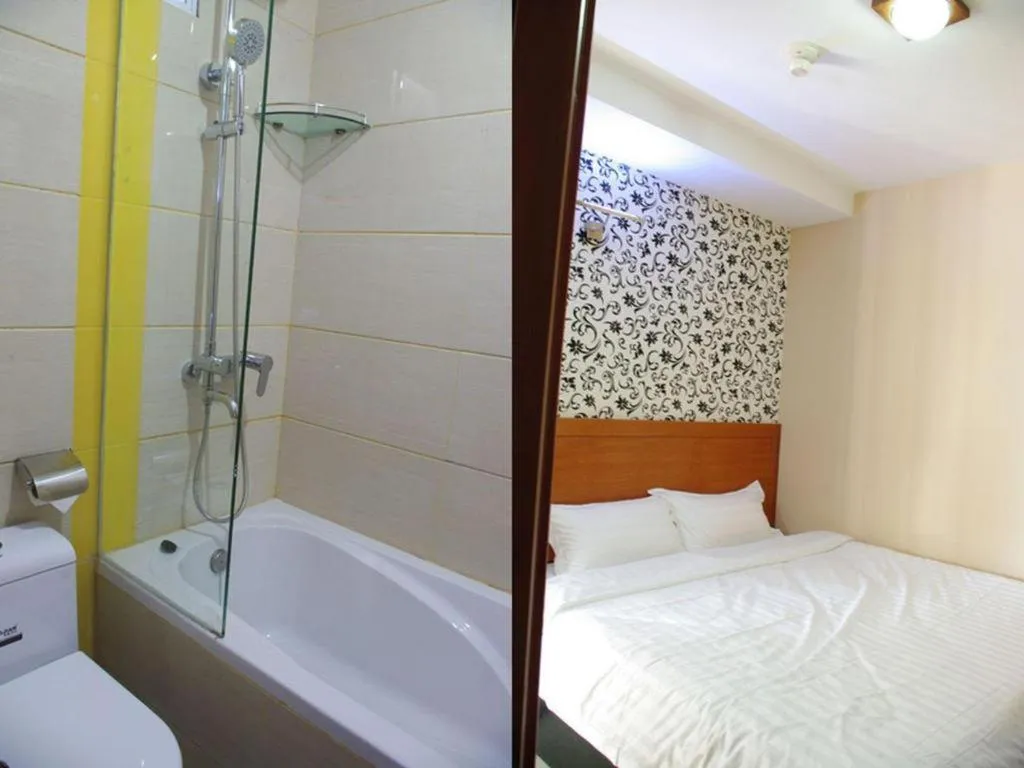 Bed in An Dong Center Hotel Chinatown Saigon