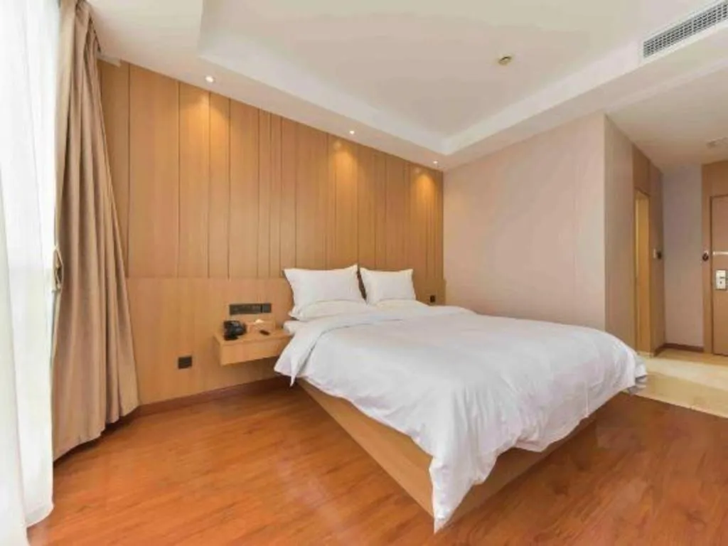 Bed in Starway Hotel Hongqiao Junction Center Branch