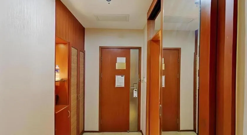 Starway Hotel Hongqiao Junction Center Branch