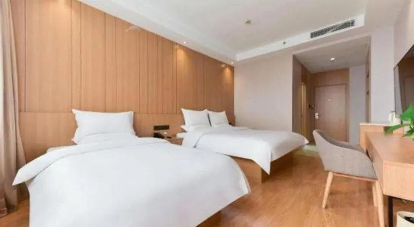 Bed in Starway Hotel Hongqiao Junction Center Branch