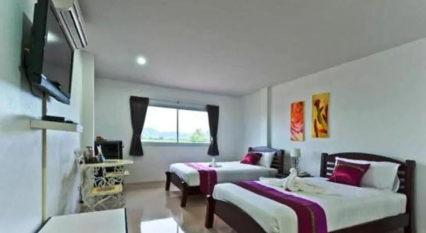 Bed in Phet Cha-am Plaza&Resort