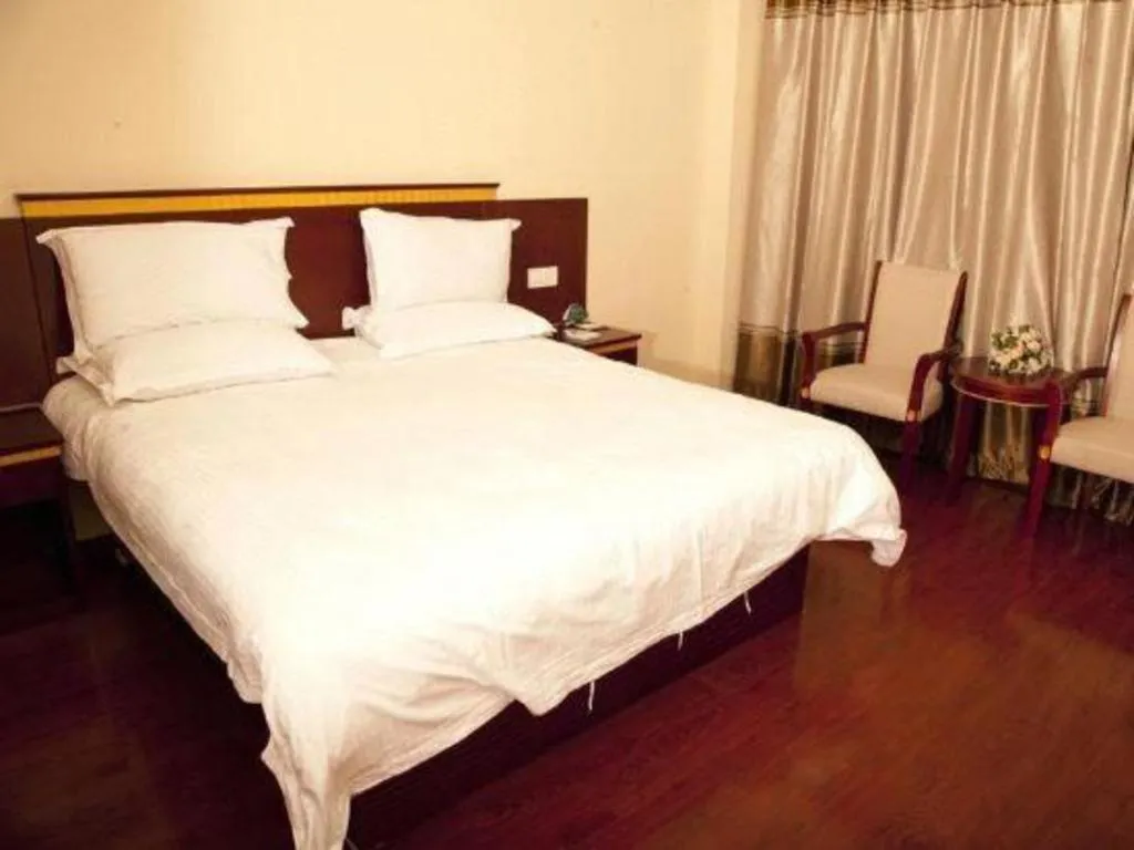 Bed in GreenTree Inn Shanghai Minhang Development Zone Subway Station Business Hotel