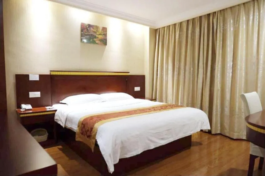 Bed in GreenTree Inn Shanghai Minhang Development Zone Subway Station Business Hotel
