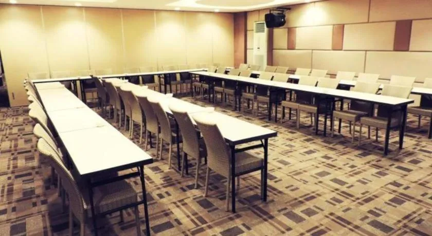 Dewarna Hotel and Convention Bojonegoro