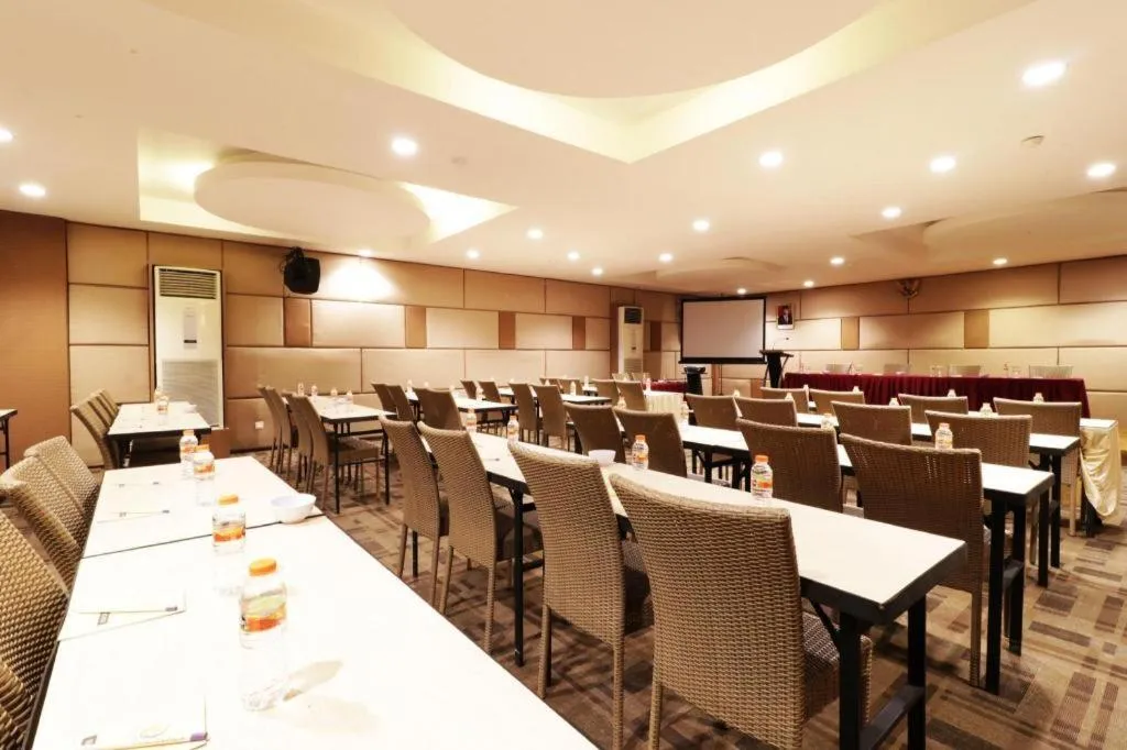 Dewarna Hotel and Convention Bojonegoro