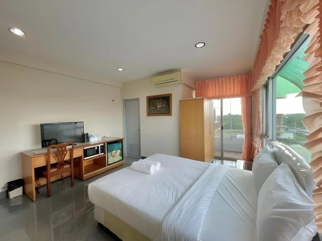 Bed in Hihotel Saraburi