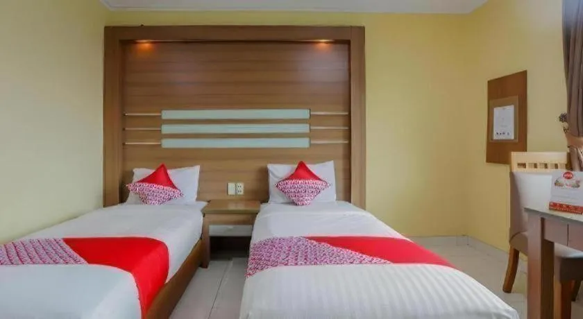 Bed in Hotel Senen Indah Syariah